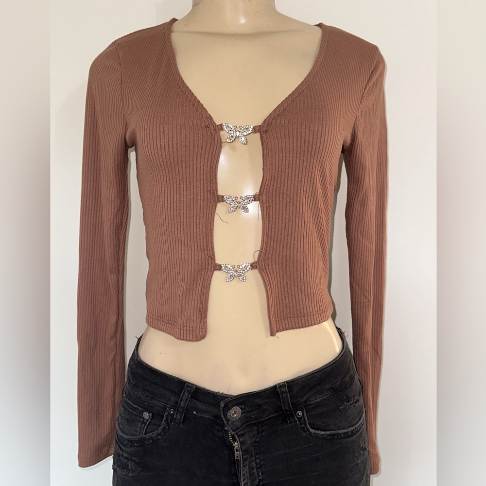 NWT - XS - Rue21 - butterfly opening croptop